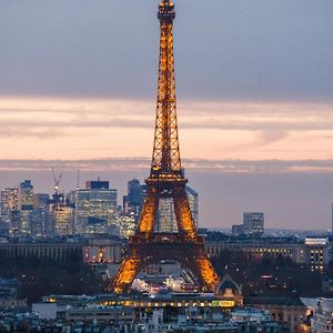 Paris Luxury Apartment 75M2 With Eiffel Tower View, Metro 1 Min, Parking
